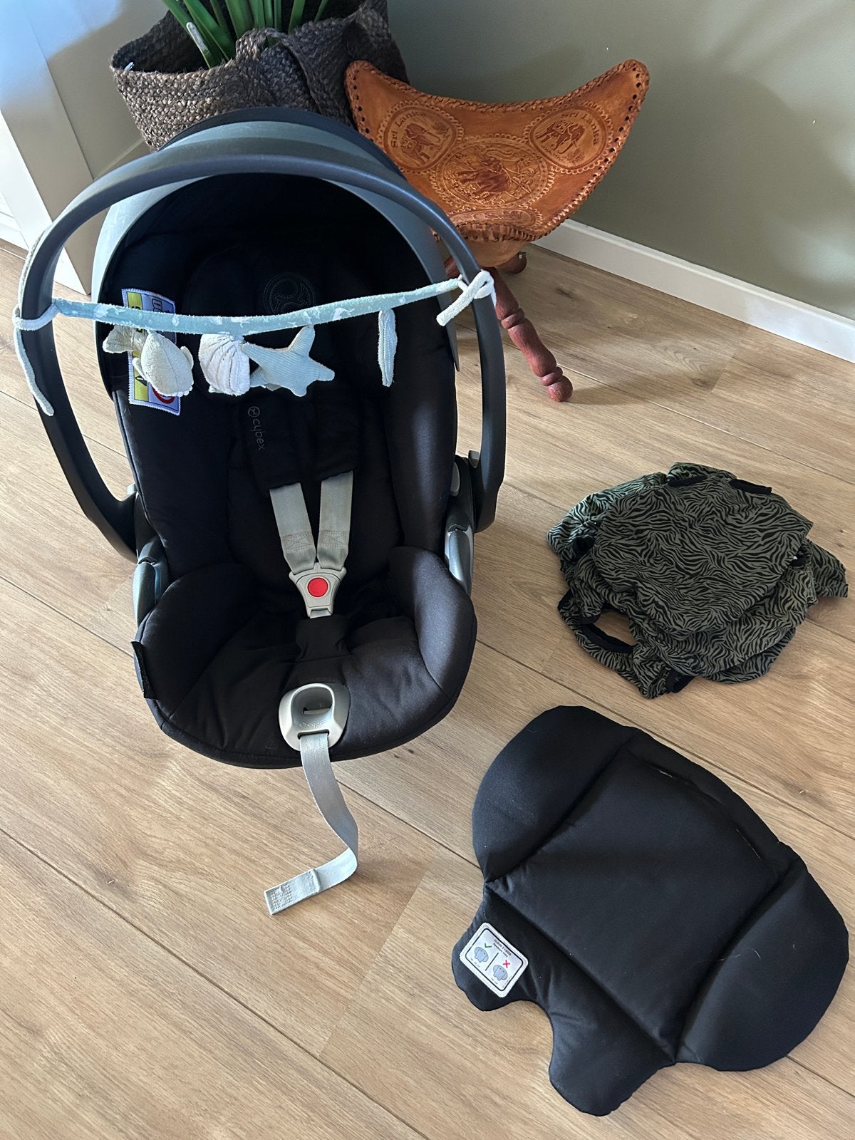 Cybex Cloud Z i-Size Deep Black autostoel (hoes verkocht), Slaapstand, Zo goed als nieuw, Isofix, 0 t/m 13 kg