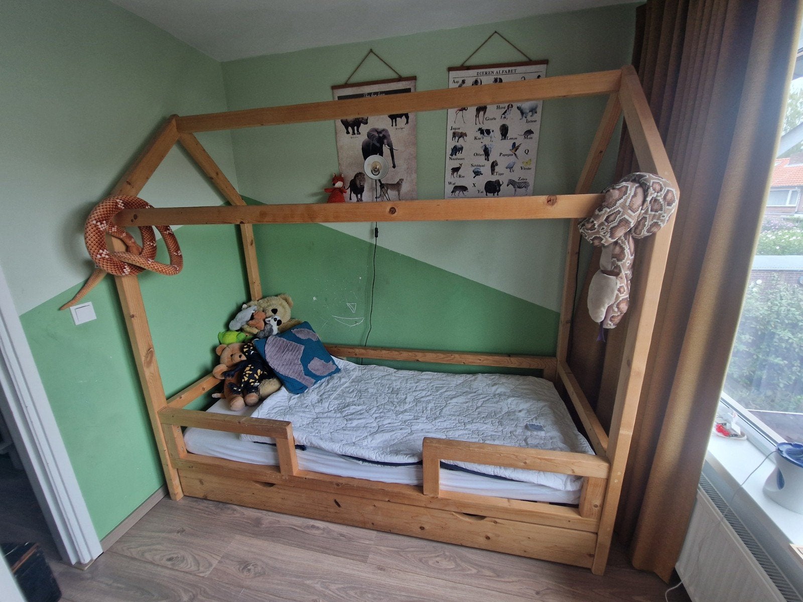 Kinderbed huisbed met lattenbodem en matras, Ophalen, 85 tot 100 cm, Gebruikt, Lattenbodem