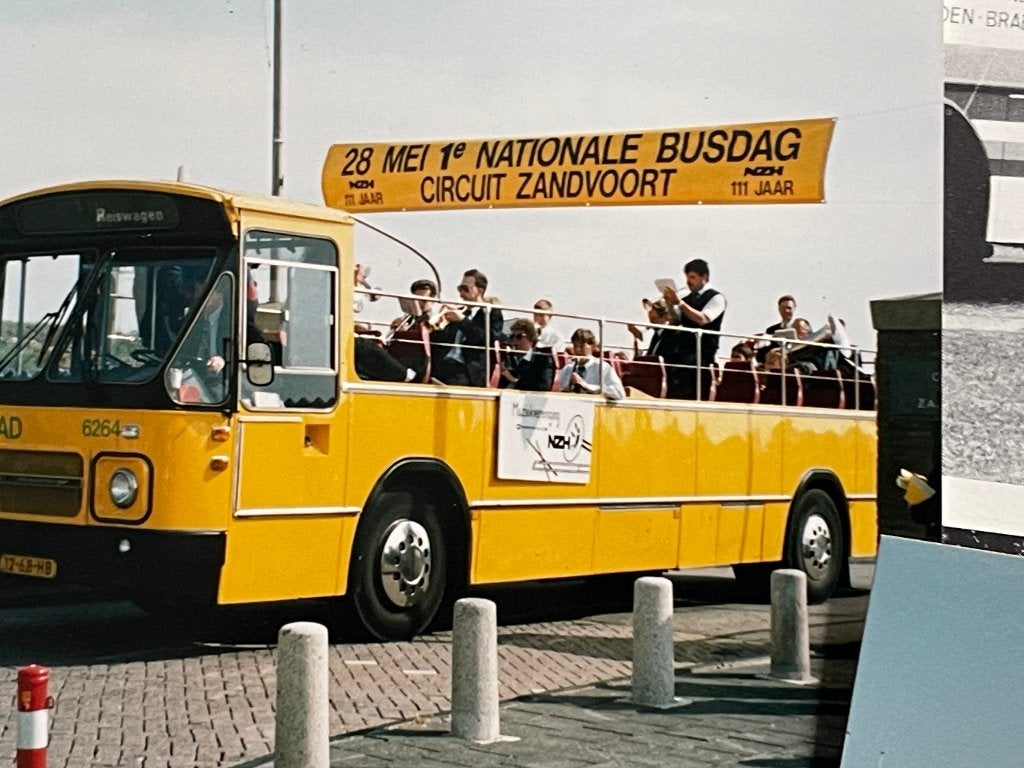 Folders, brochures en foto's over Bussen (jaren 80)
