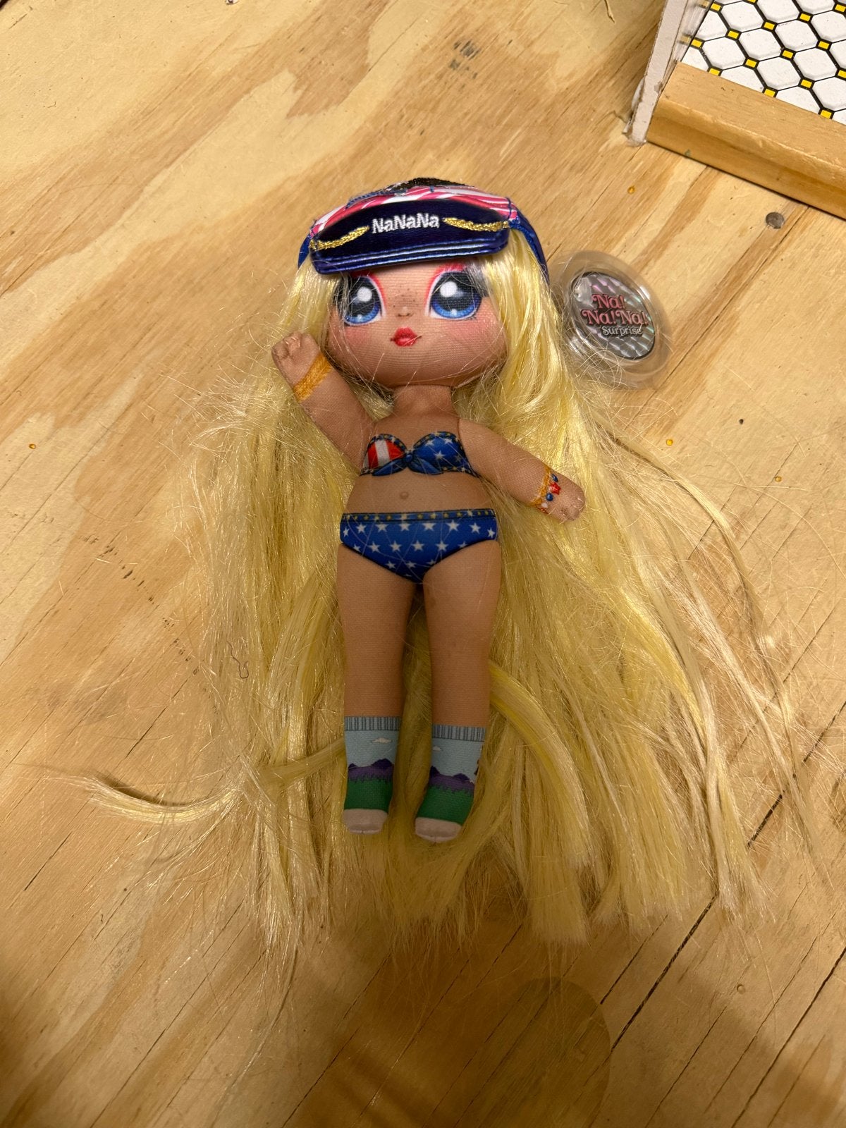 Na! Na! Na! Surprise pop met blond haar en bikini, Ophalen of Verzenden, Gebruikt, Overige typen