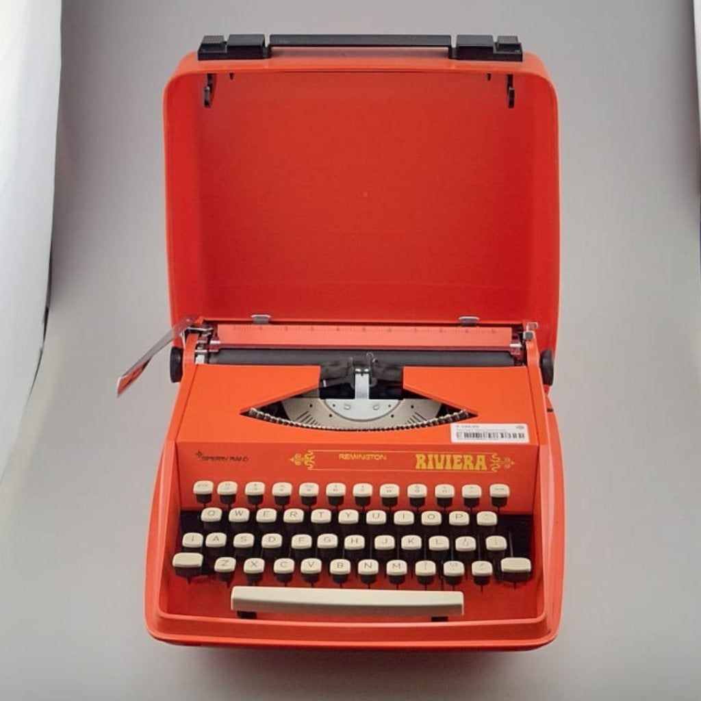 Remington Sperry Rand Riviera Qwerty Typmachine, Flex Ltd., Gebruikt, https://flex.com/contact-us, Nobelstraat 10, 5807 GA Oostrum LB, Limburg, Nederland