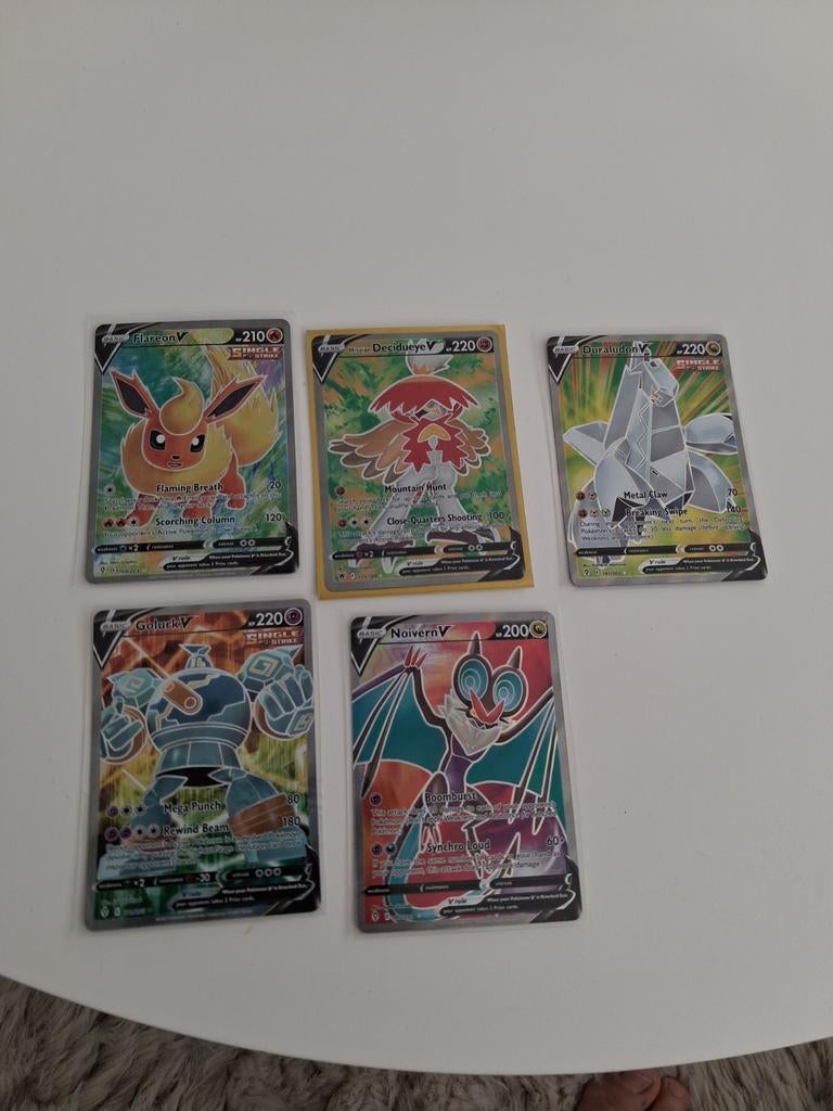 5 pokemon full art van evolving skies en nog iets., Hobby en Vrije tijd, Verzamelkaartspellen | Pokémon, Zo goed als nieuw, Meerdere kaarten