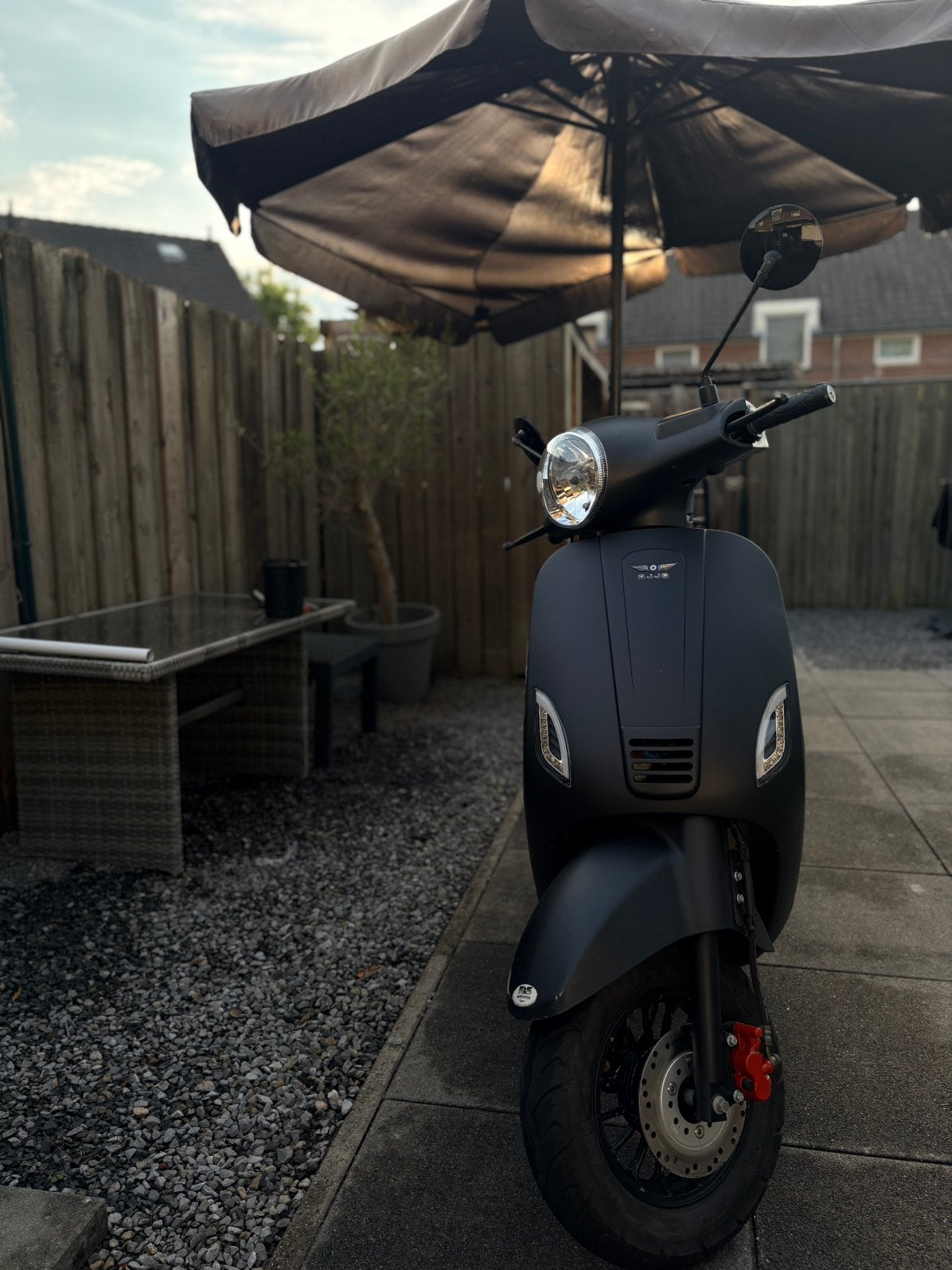 Djjd cashmere scooter, Fietsen en Brommers, Ophalen, Maximaal 45 km/u, Zo goed als nieuw, Benzine