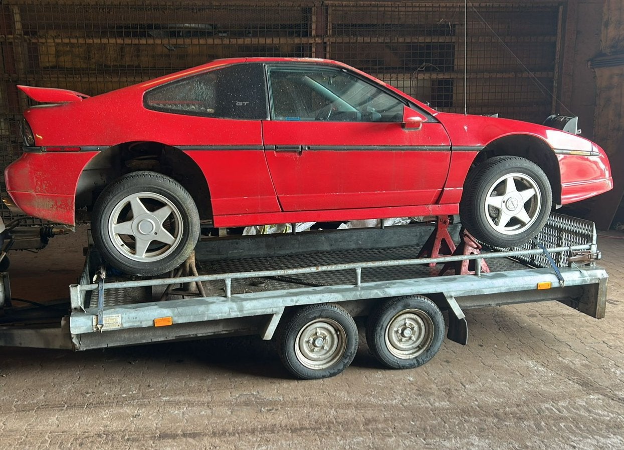 Schuurvonst Pontiac Fiero 2.8 GT AUT K6 1986 Rood, Automaat, 454 kg, Achterwielaandrijving, Particulier