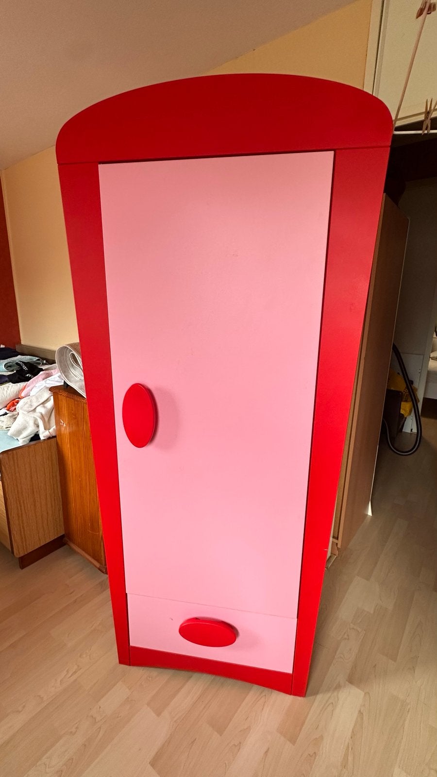 rode en roze ikea kinderkast met lade, Kinderen en Baby's, Kinderkamer | Commodes en Kasten, Ophalen, Gebruikt, 105 cm of meer