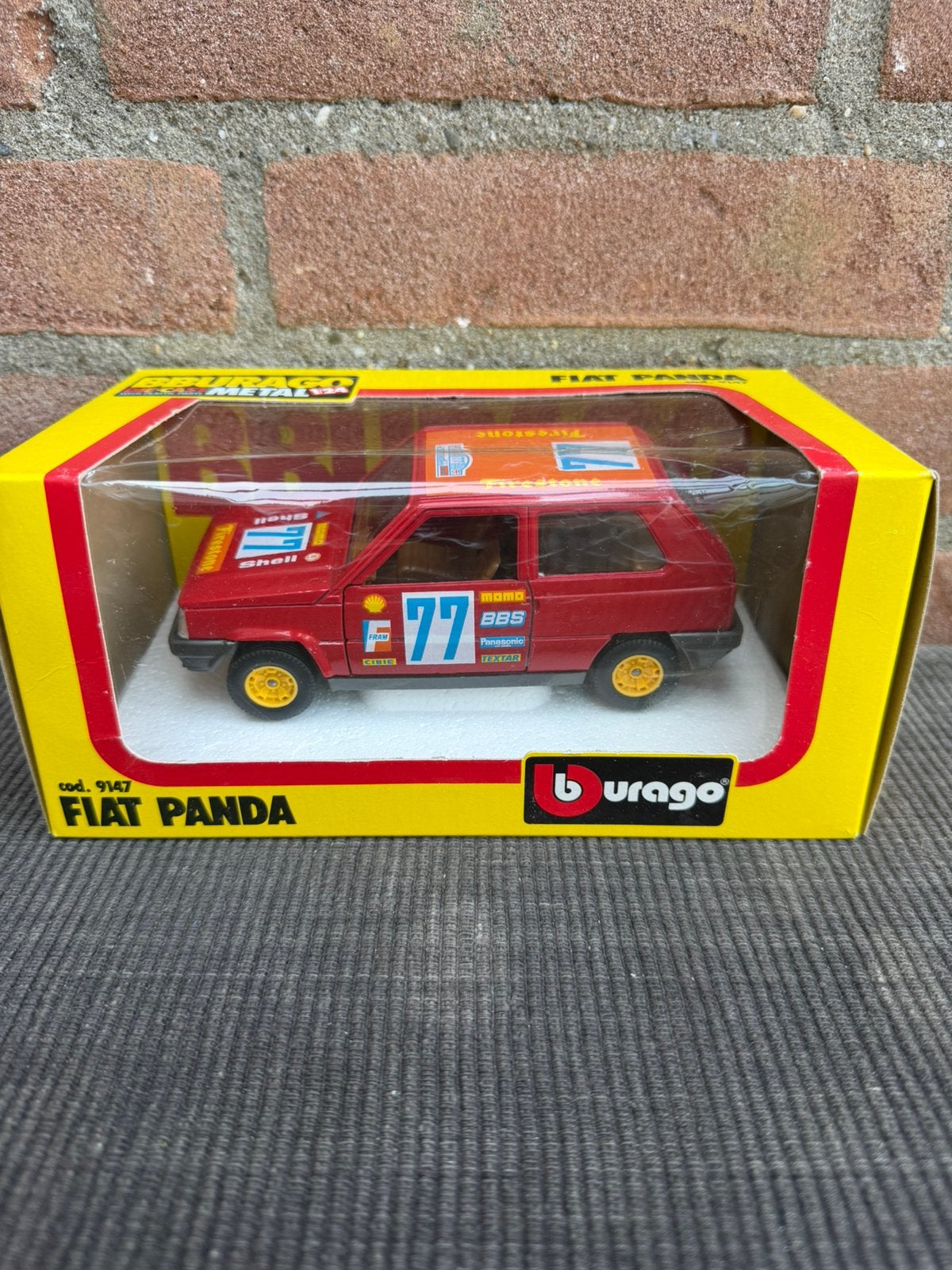 1:24 Bburago Fiat Panda #77, Hobby en Vrije tijd, Ophalen of Verzenden, Gebruikt, Auto, Bburago