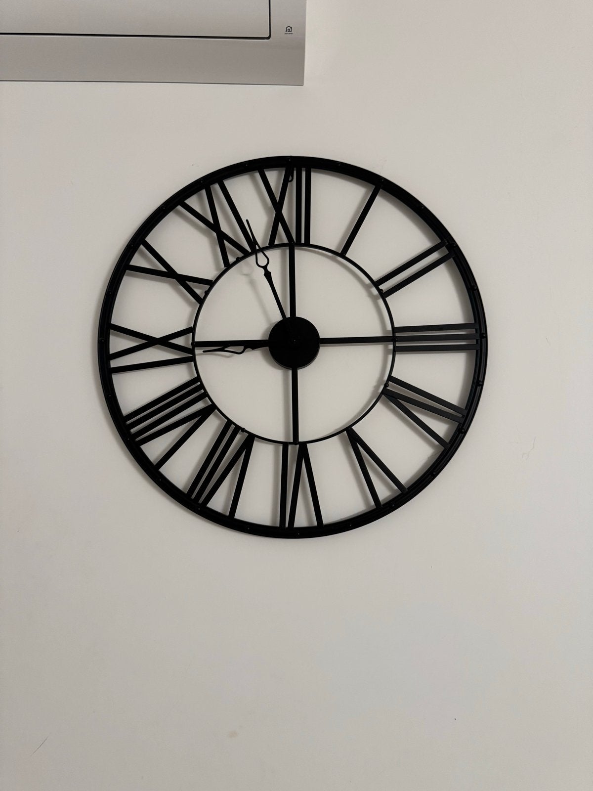 Grote Zwarte Wandklok - Romeinse Cijfers - 70cm, Ophalen, Wandklok, Analoog, Werkt op batterijen