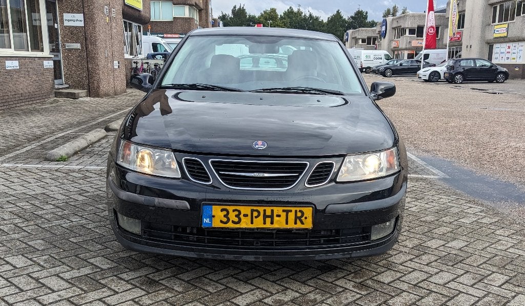 Saab 9-3 1.8 T Sport Sedan AUT 2004 Zwart (Recente olie ver), Auto's, 1998 cc, Stof, 1440 kg, Zwart