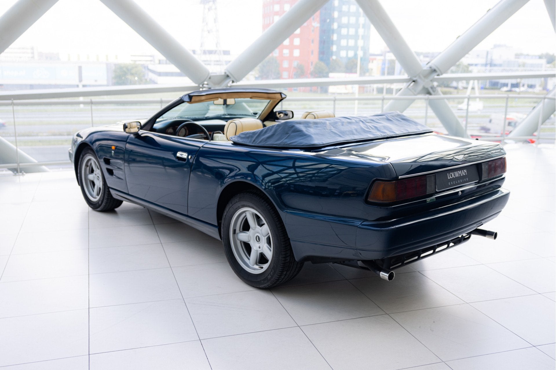 Aston Martin V8 Volante Virage | 5.3 V8 | Org NL | ''05 AM W, Auto's, Oldtimers, Automaat, Achterwielaandrijving, Beige, Cabriolet