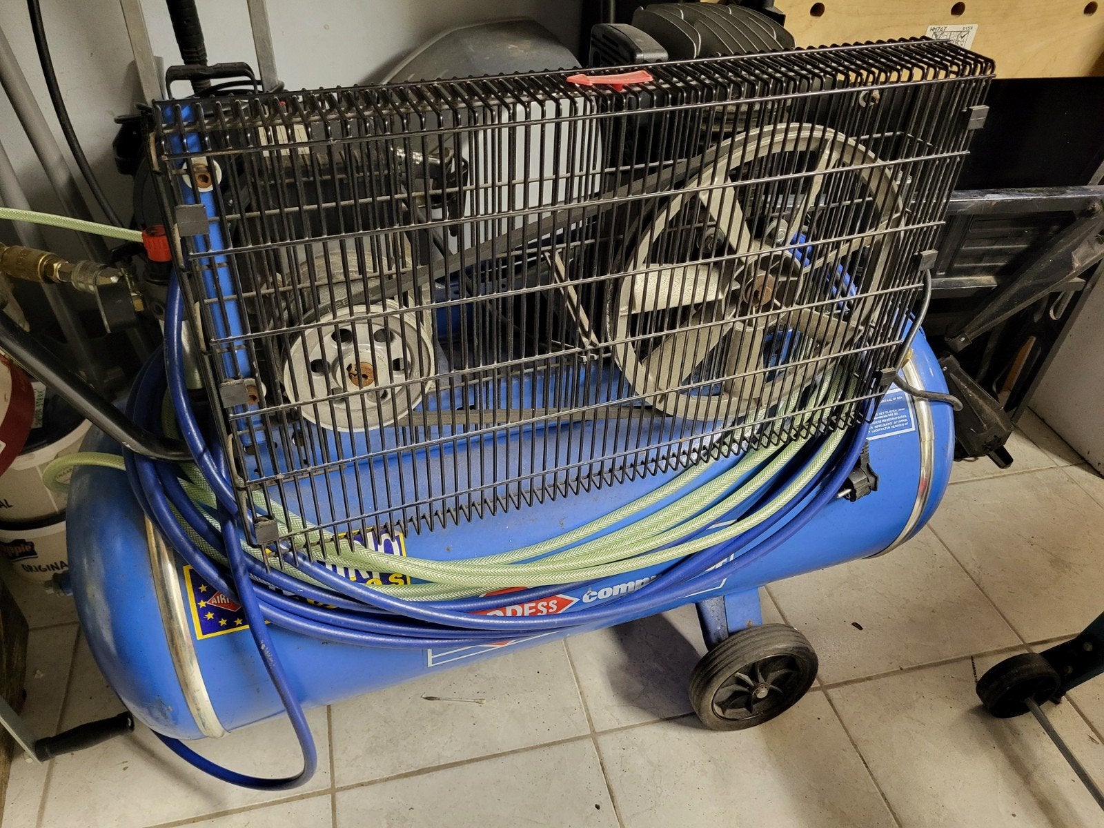 Wie wil mijn Airpress Compressor beurtje geven., Ophalen