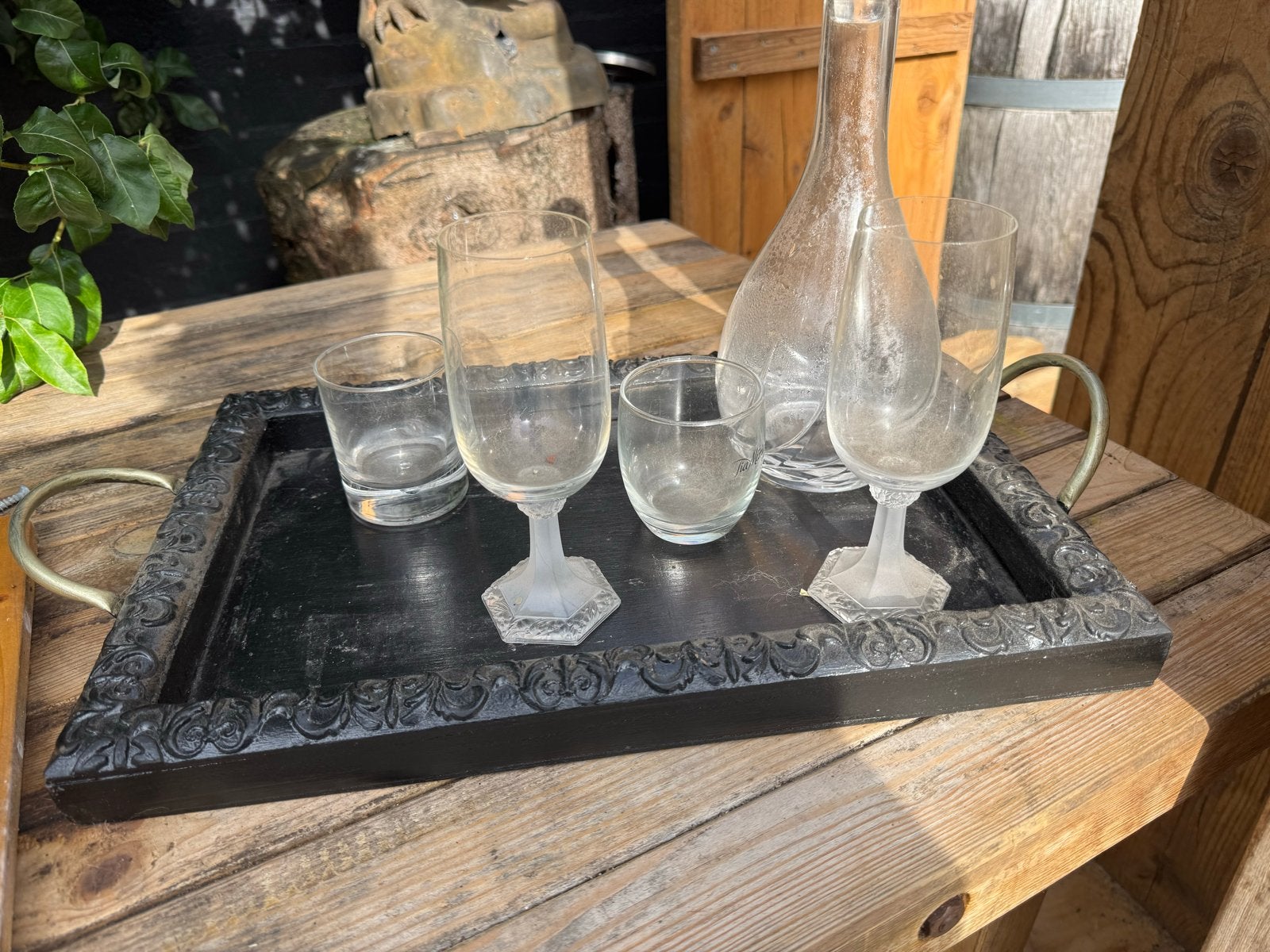 Diverse glazen en karaf op dienblad, Ophalen of Verzenden