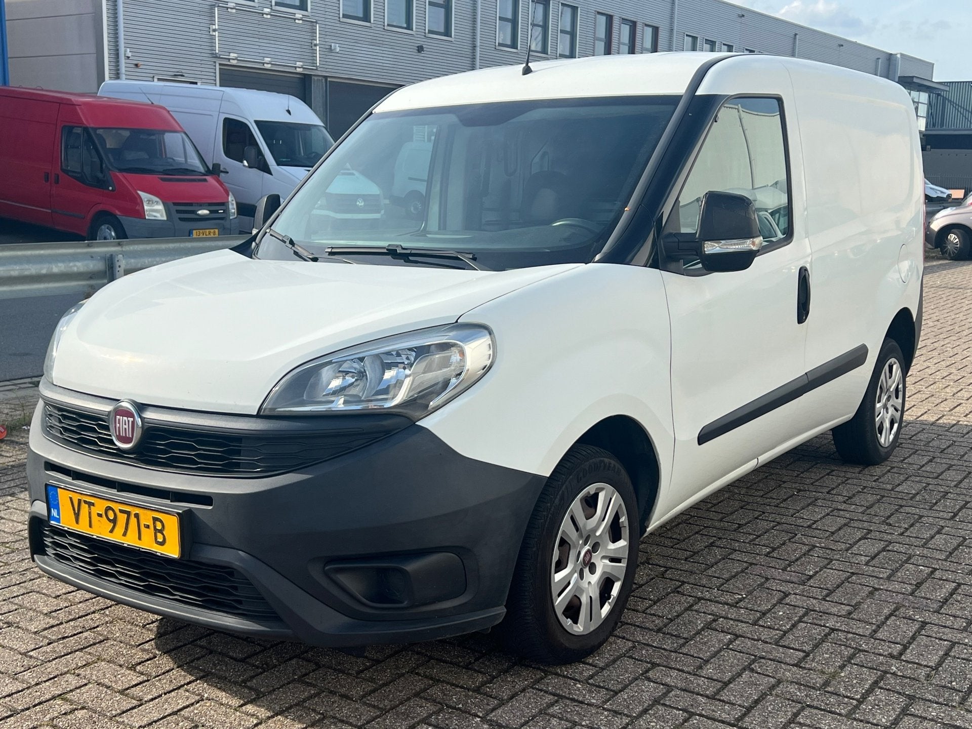 Fiat Doblò Cargo 1.3 MJ L1H1 Actual|Airco|Schuifdeur|, Voorwielaandrijving, Gebruikt, Zwart, 4 cilinders