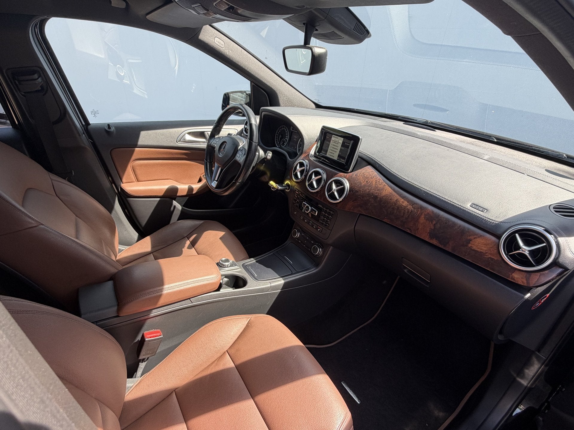 Mercedes-Benz B-Klasse 200 Ambition Trekhaak Leer Stoelverw, 1325 kg, Gebruikt, Euro 6, Zwart