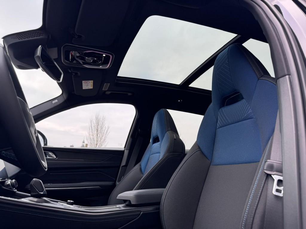 Lynk en co 01 1.5 Hybrid Black Style Pano Carplay 360cam Inf, USB, Bedrijf, 1854 kg, Hybride Elektrisch/Benzine