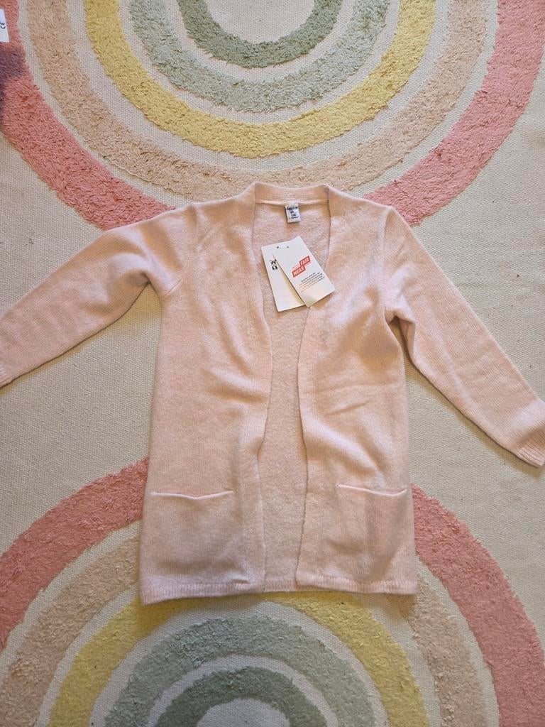 Nieuw licht roze vest maat 128 DopoDopo Girls
Wat langer ves, Meisje, Trui of Vest, Nieuw, Ophalen of Verzenden
