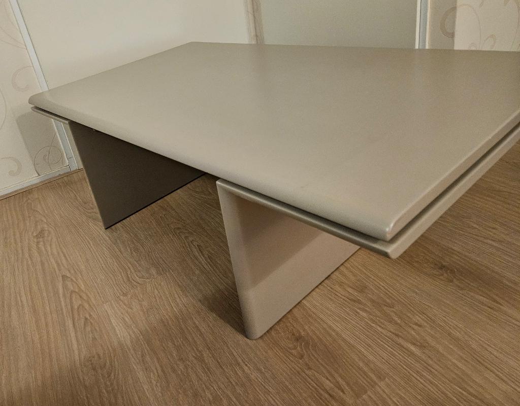 Leolux lichtbruine massief houten salontafel, Huis en Inrichting, Tafels | Salontafels, Ophalen, Gebruikt, 100 tot 150 cm, 50 tot 100 cm
