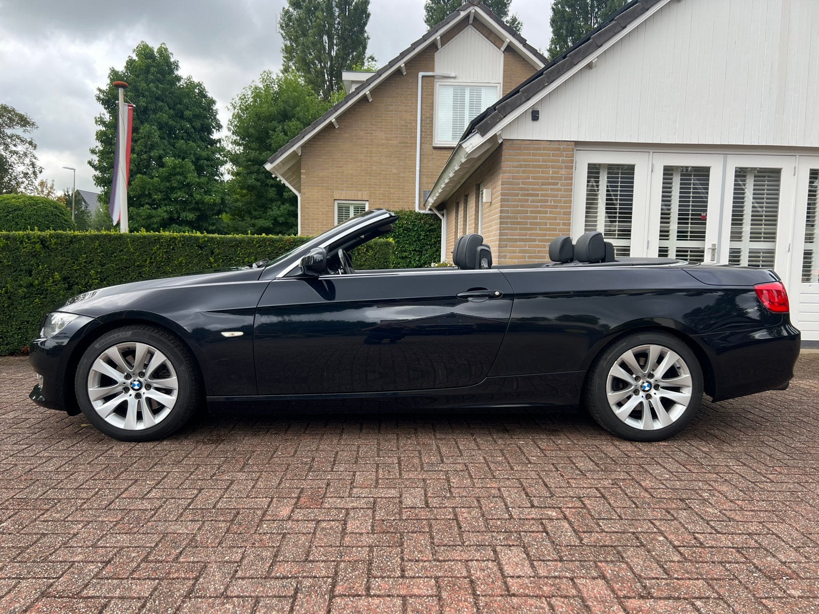 BMW 325i Cabrio High Executive Vol Leder, Topuitvoering!, Auto's, Achterwielaandrijving, Zwart, Cabriolet, 4 stoelen