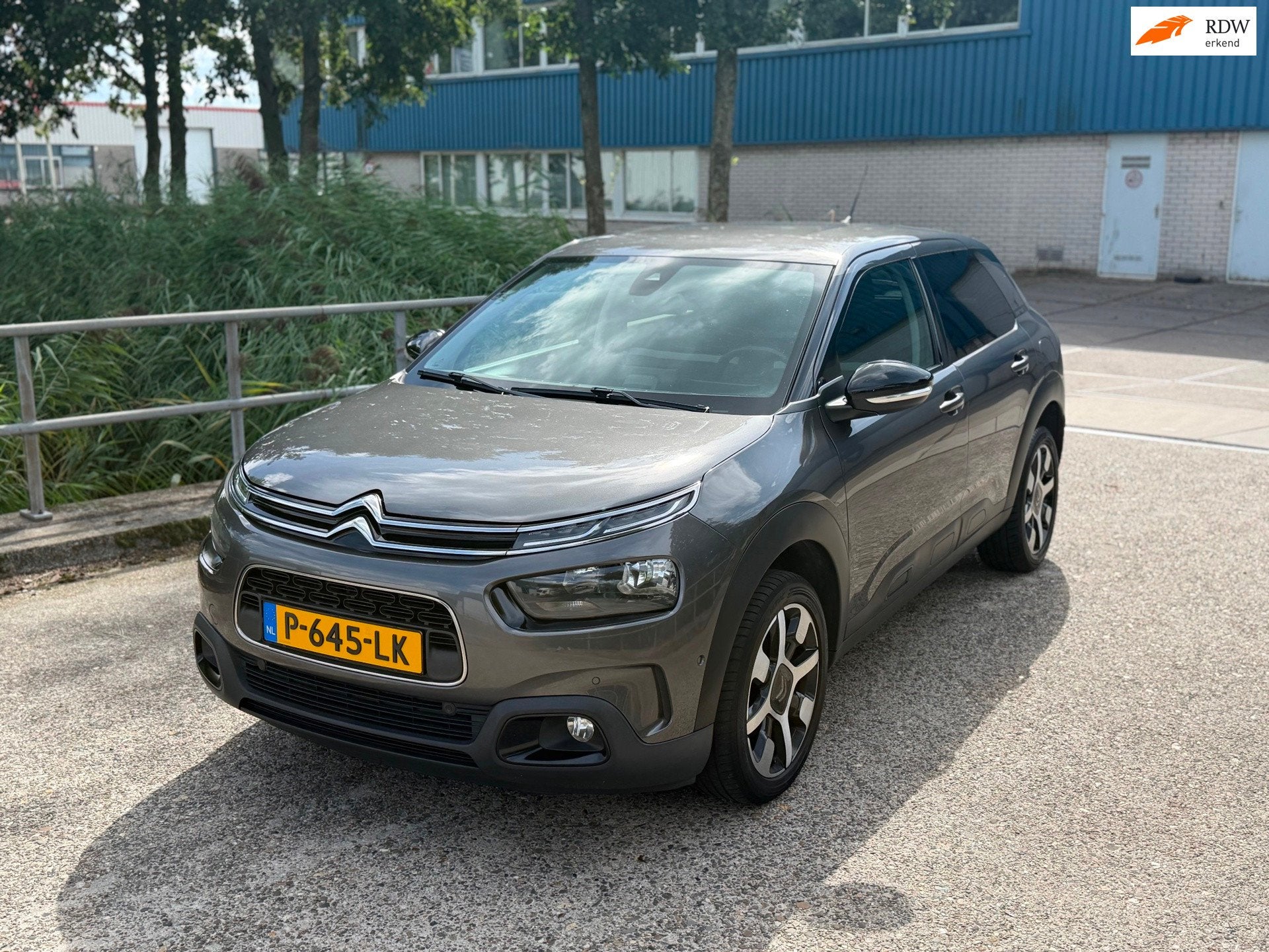 Citroen C4 Cactus 1.2 PureTech Shine Plus!2021!Camera!LM.vel, Auto's, Voorwielaandrijving, Gebruikt, Euro 6, 49 €/maand
