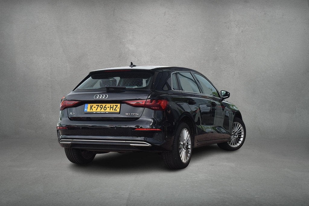 Audi A3 Sportback 30 TFSI Business edition | Navi | Cruise |, Auto's, Audi, Stof, Gebruikt, Zwart, Origineel Nederlands