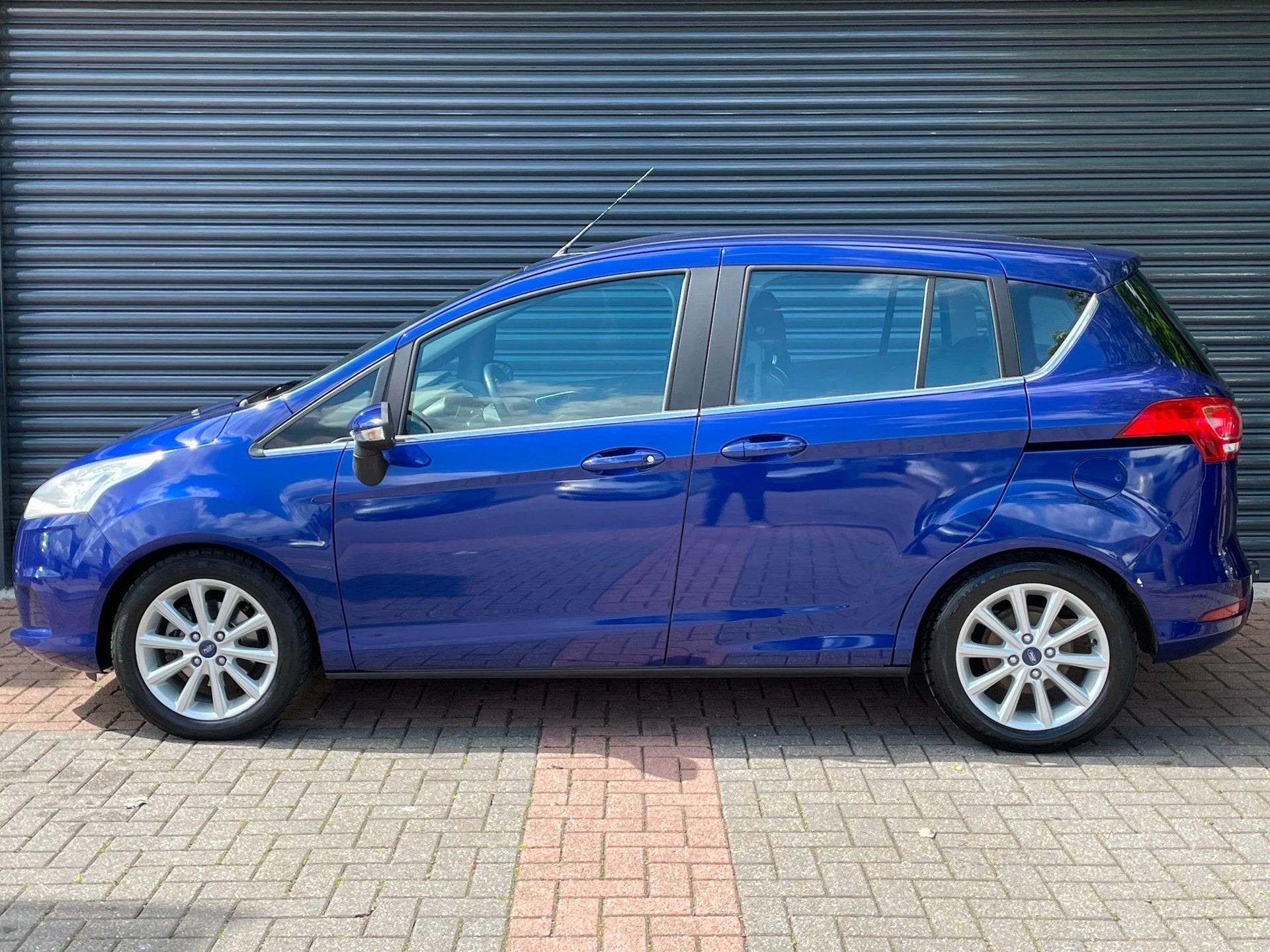 Ford B-Max 1.0 EcoBoost Titanium Camera | Trekhaak | Navi |, Voorwielaandrijving, Gebruikt, Origineel Nederlands, Bedrijf