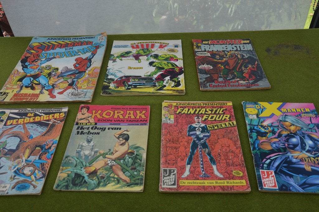 7 vintage Junior Press Strips, Marvel , Superman, de Hulk, Gelezen, Marvel Comics, Ophalen of Verzenden, Meerdere stripboeken