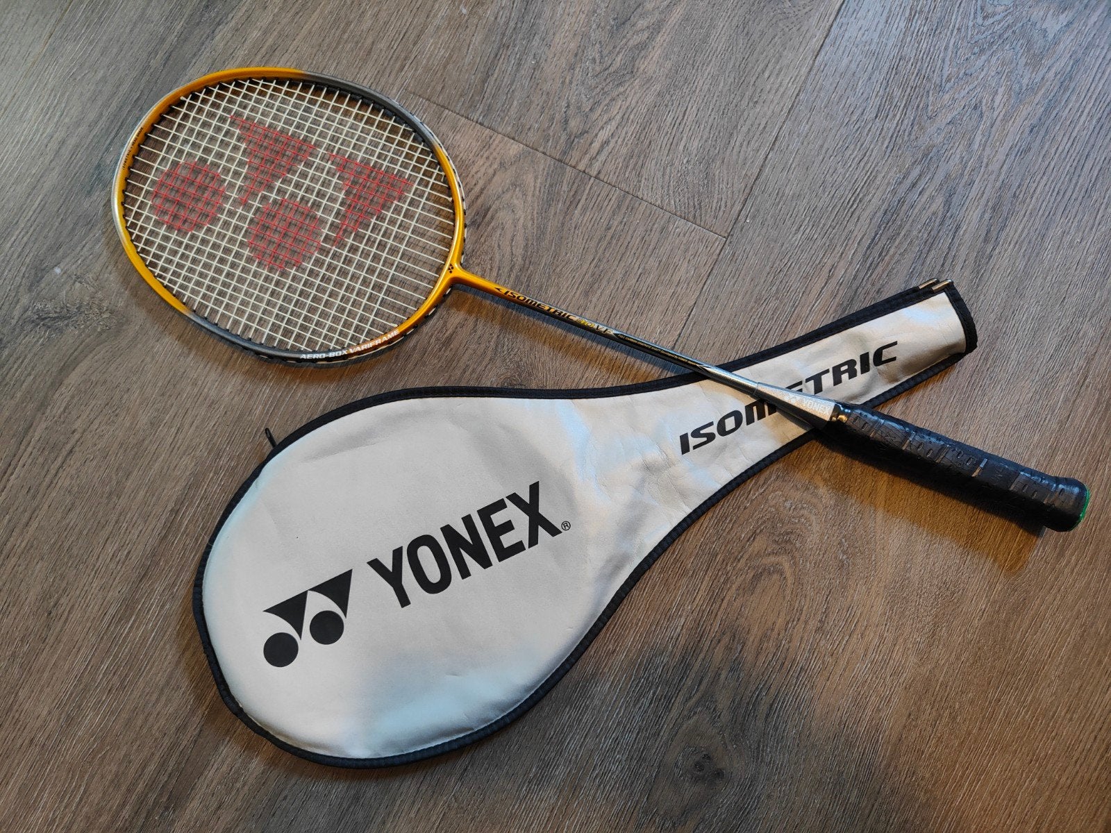 Yonex Isometrisch Badmintonracket met hoes, Ophalen, Gebruikt, Racket(s)