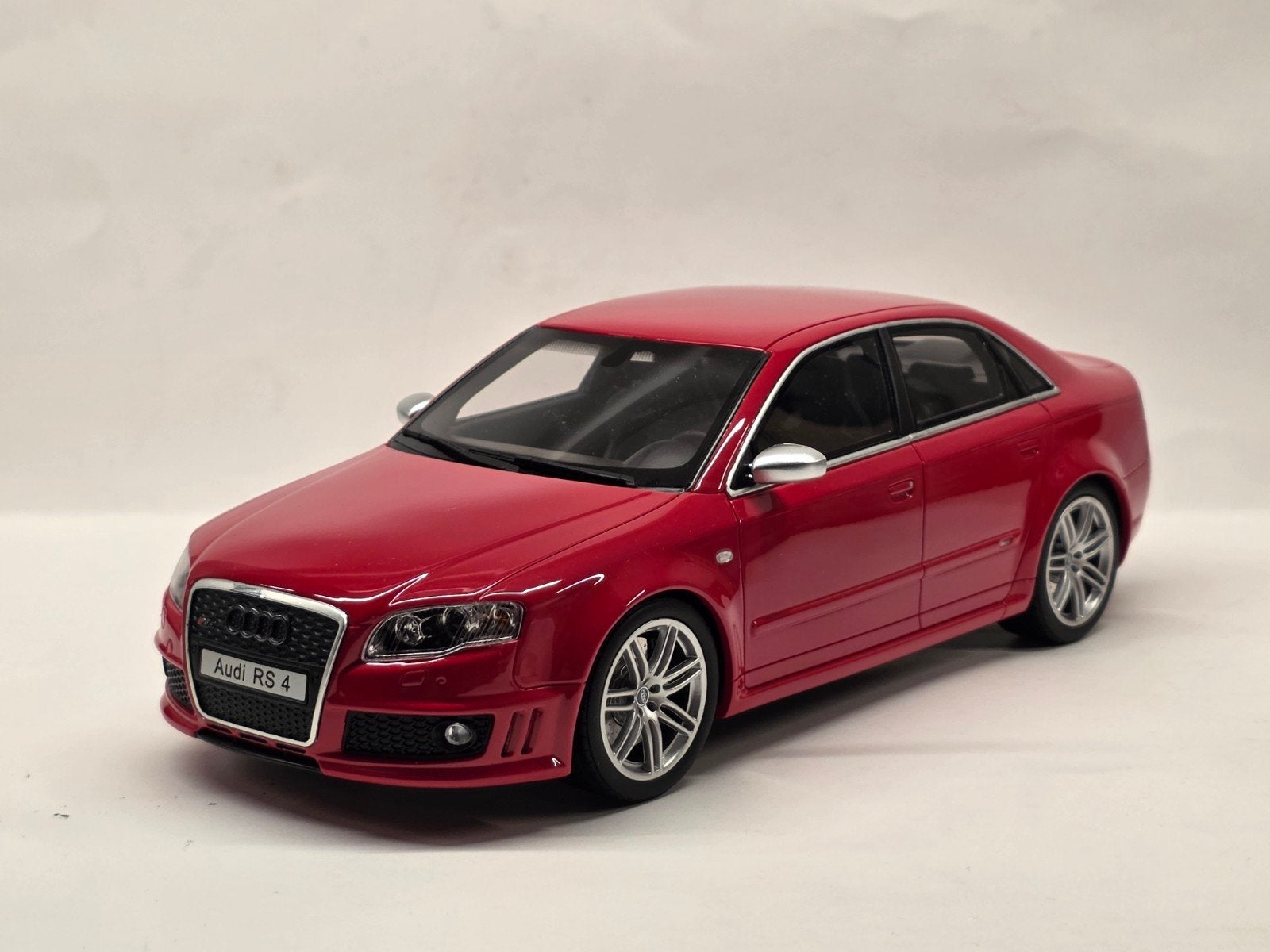 Ottomobile Audi RS4 B7 1:18, OttOMobile, Auto, Nieuw, Ophalen of Verzenden