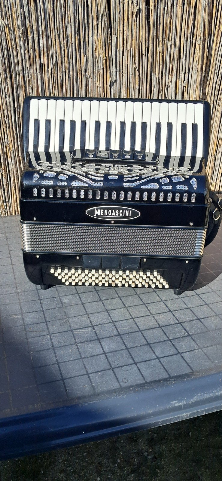 mengascini 80 basser 3 korig, Gebruikt, 80-bas, Met koffer, Ophalen