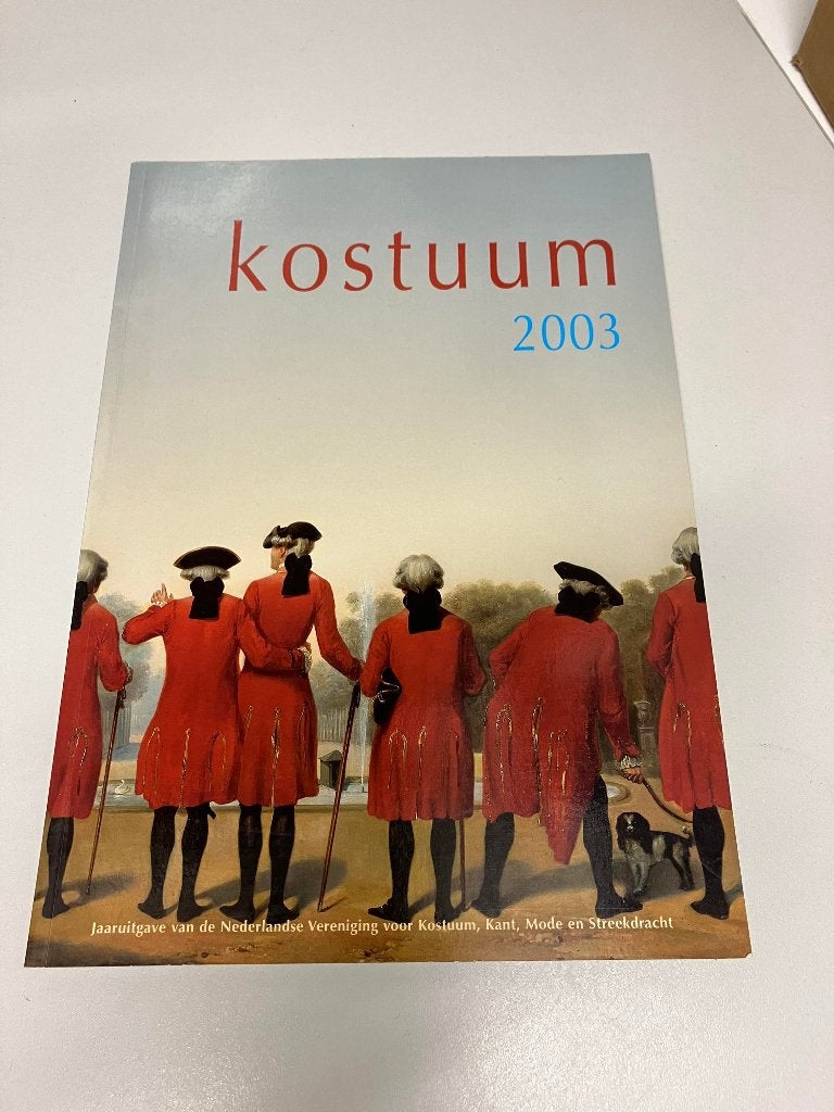 Kostuum 2003 Jaaruitgave NL vereniging, Boeken, Ophalen of Verzenden, Gelezen, Mode algemeen