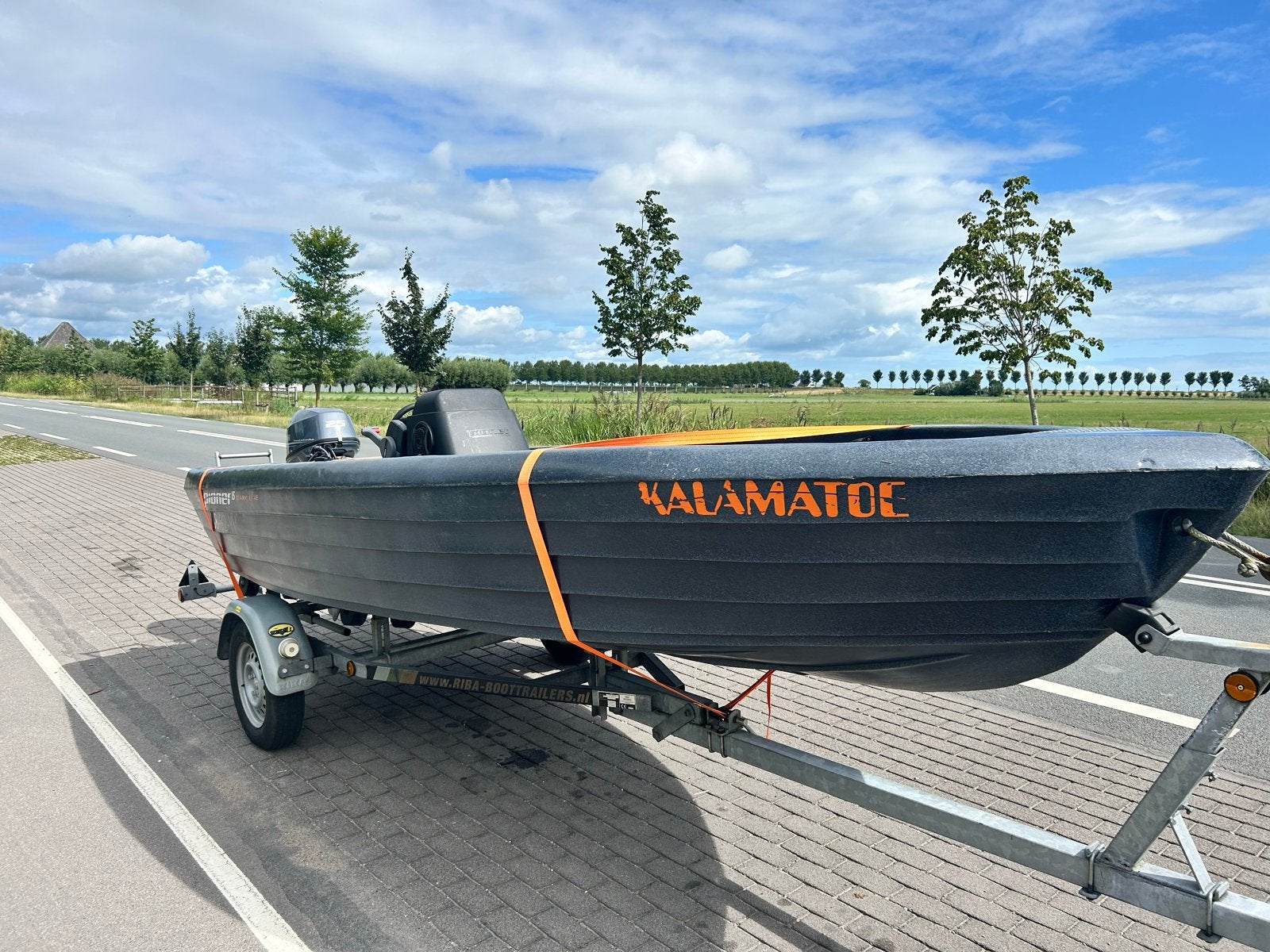 Pioneer 15 Dark Line met Yamaha 25pk en trailer, Ophalen, Overige merken, Buitenboordmotor, Zo goed als nieuw
