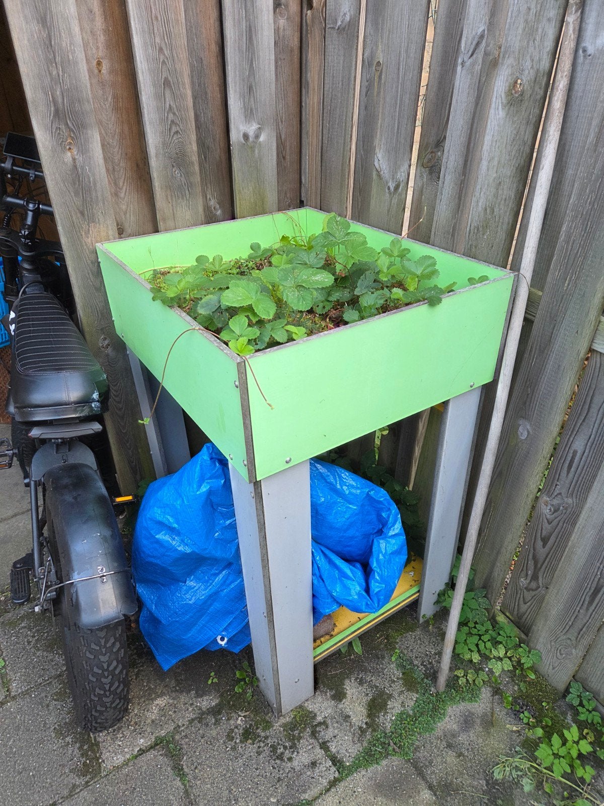 Hoge aardbeienbak van Trespa platen, 1.20m hoog, Ophalen, Overige materialen, Gebruikt, 100 cm of meer