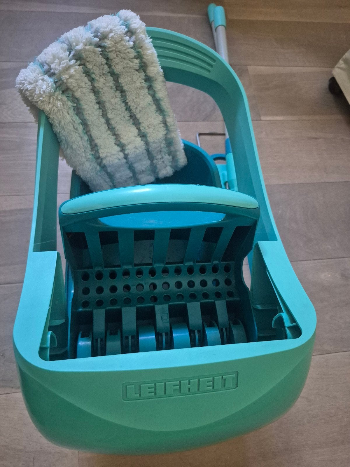 Leifheit Profi dweilsysteem op wieltjes - met voetpers, Huis en Inrichting, Schoonmaakartikelen, Ophalen of Verzenden, Dweilemmer, -bak, of -wagen