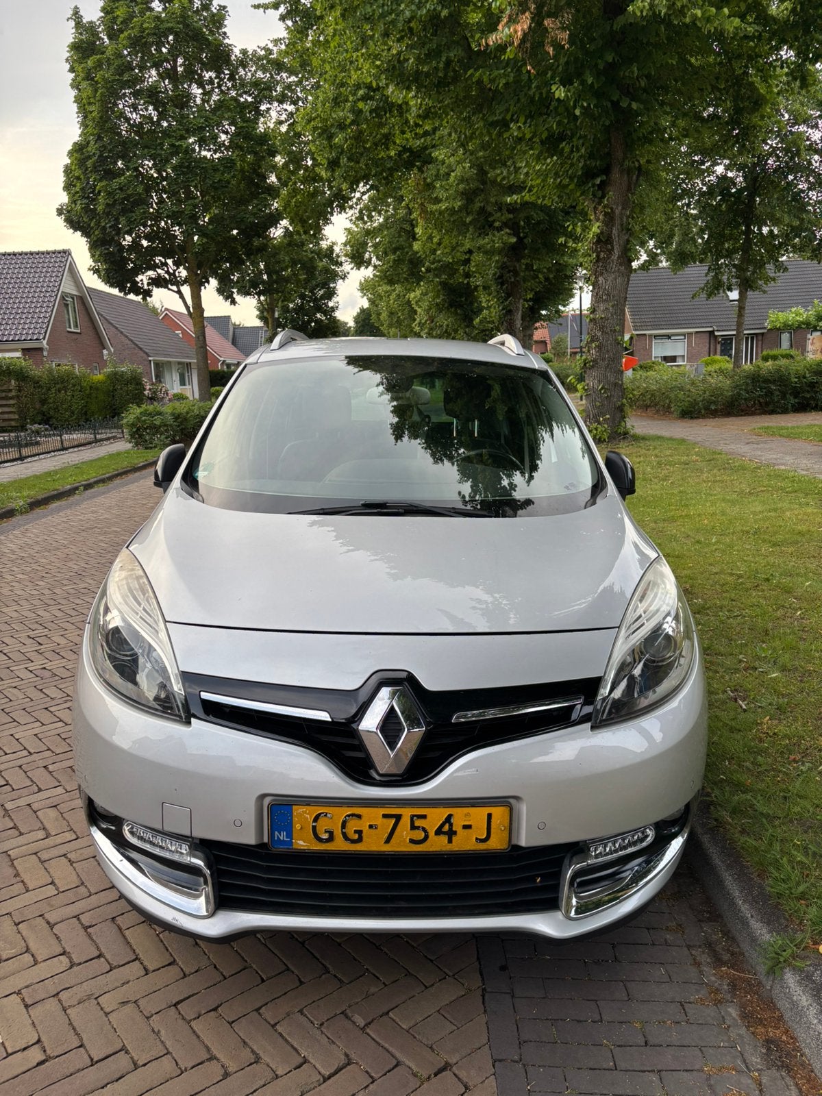 Renault Grand Scenic 1.2 TCE 97KW 7P 2015 Grijs, Auto's, Renault, Voorwielaandrijving, Euro 5, Stof, Zwart