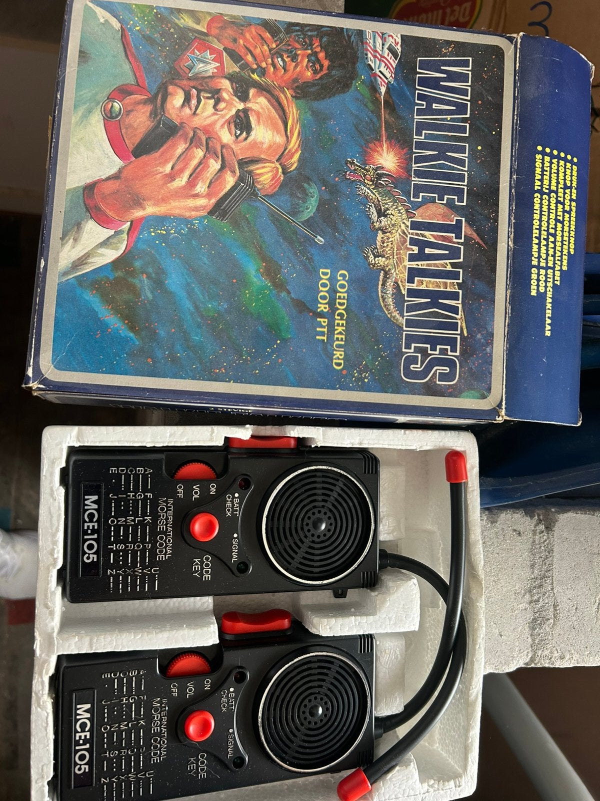 MCE-105 Walkie Talkie Set (Sci-Fi /Space Art Doos), Ophalen of Verzenden, Zo goed als nieuw, Minder dan 2 km, Portofoon of Walkie-talkie