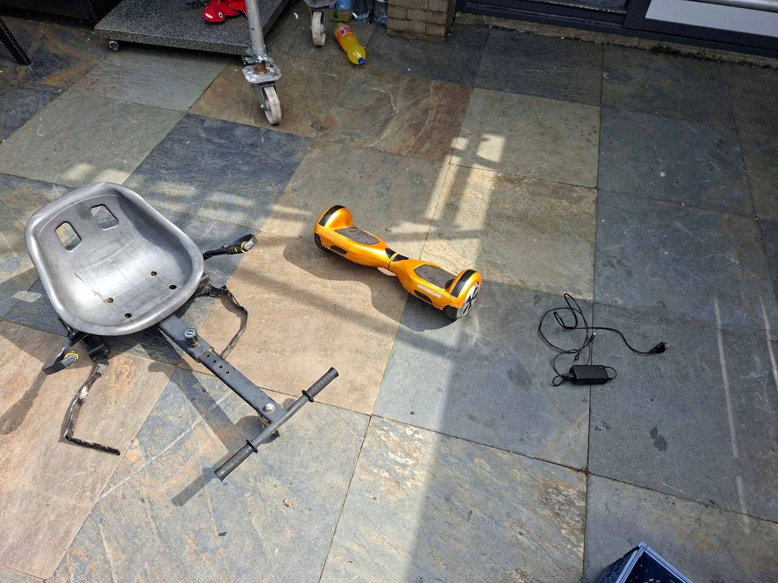 Hoverboard met zitje,oplader en tas - weinig gebruikt, Ophalen, Gebruikt, Overige typen