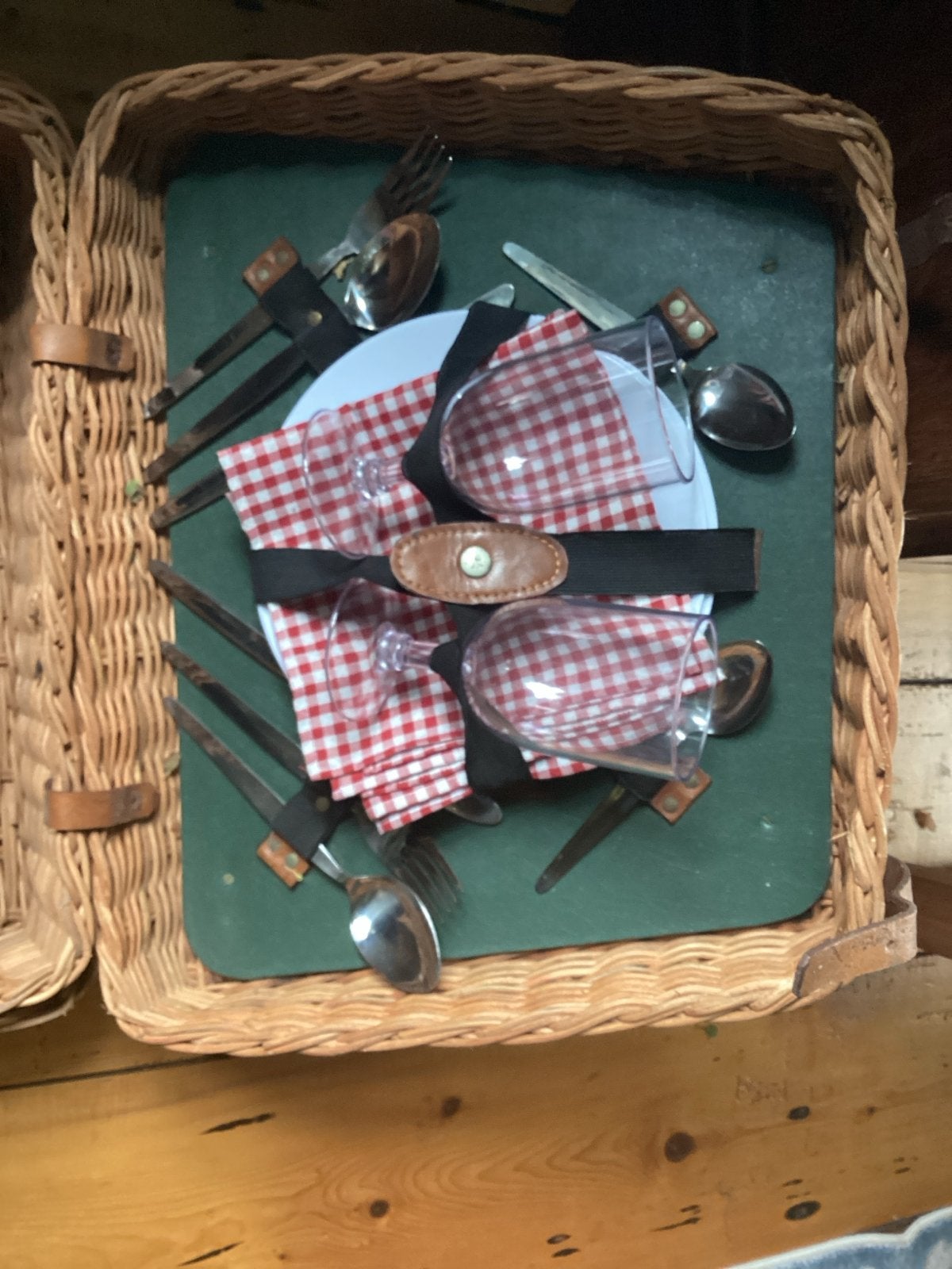 Leuke picknickmand voor twee, compleet met servies, Ophalen, Nieuw