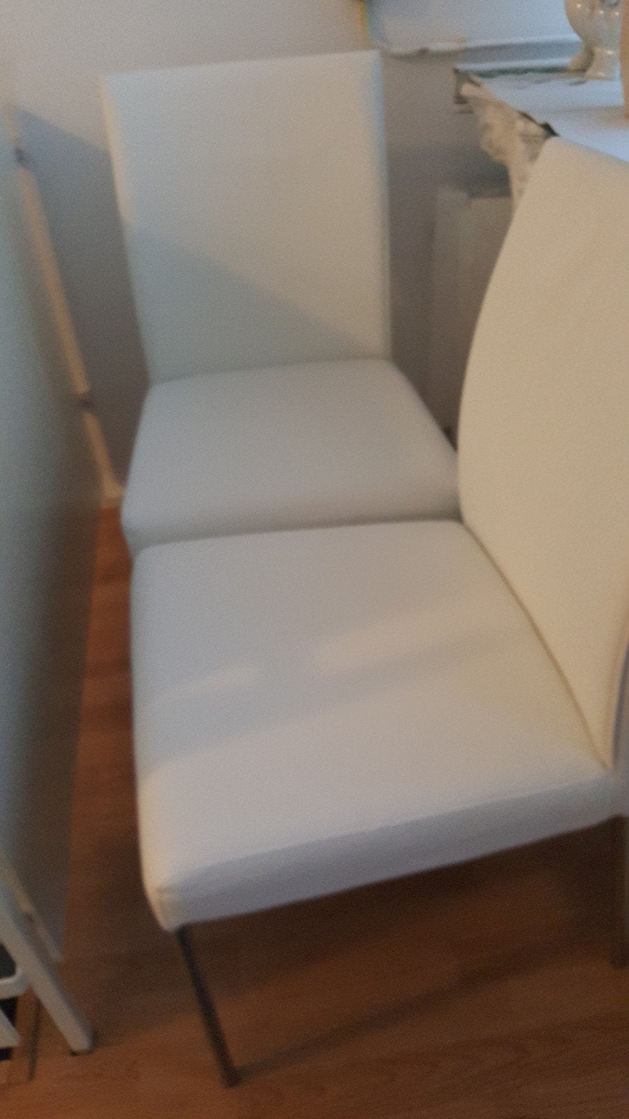 Vier witte eetkamerstoelen met metalen poten, Ophalen, Gebruikt, Twee, Wit