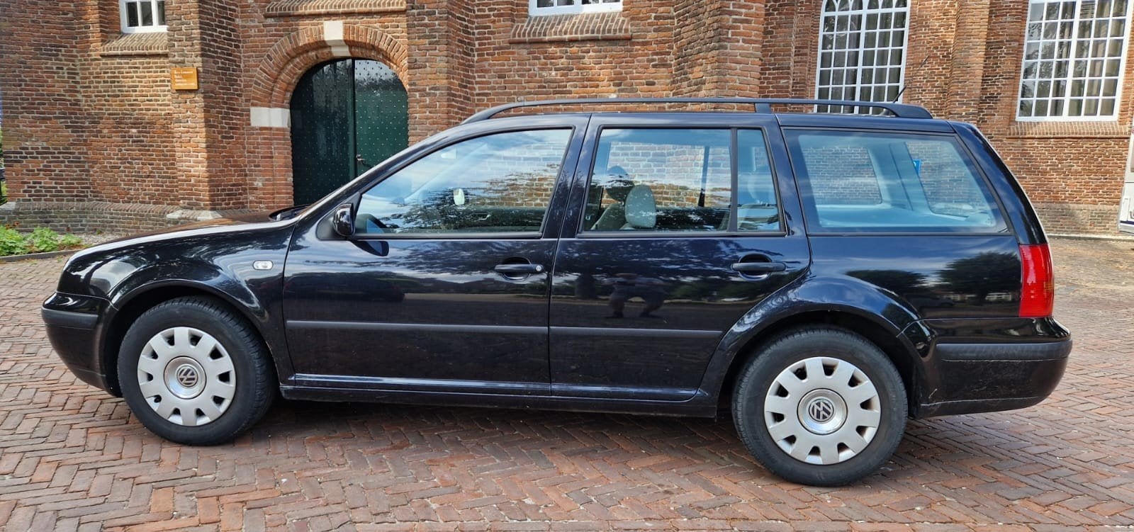 Volkswagen Golf 1.6 Variant 77KW 2002 Zwart, Auto's, Stof, 4 cilinders, Zwart, Grijs