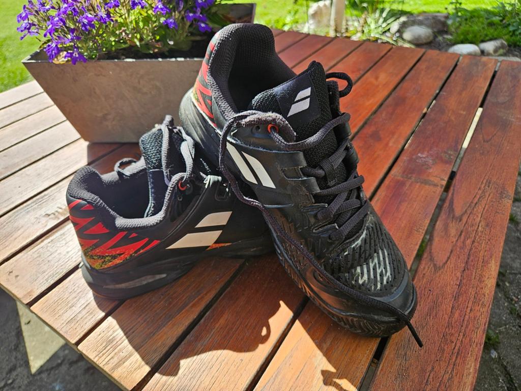 Stoere Babolat kinder tennisschoenen maat 37, Ophalen, Gebruikt, L00, Schoenen