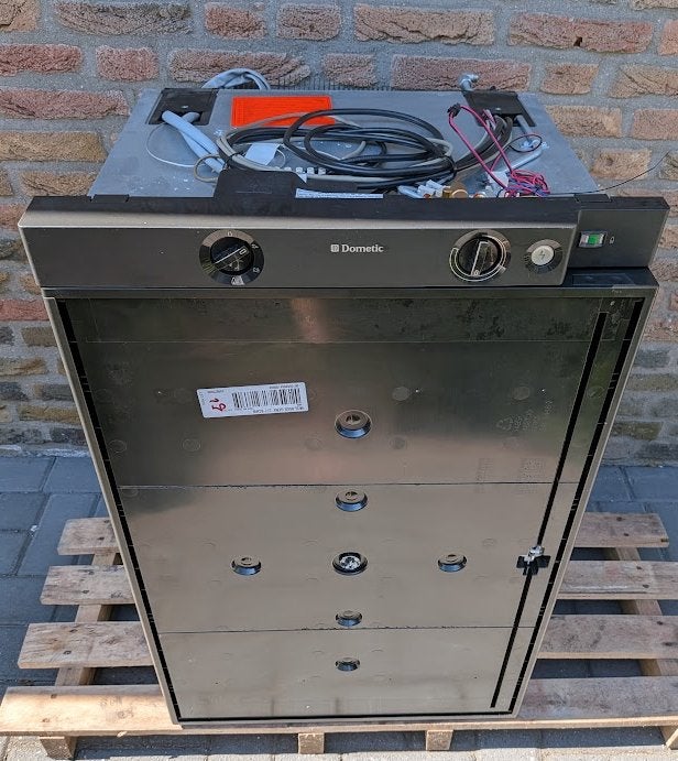 Dometic 8550 RMS absorptiekoelkast, Ophalen, Gebruikt