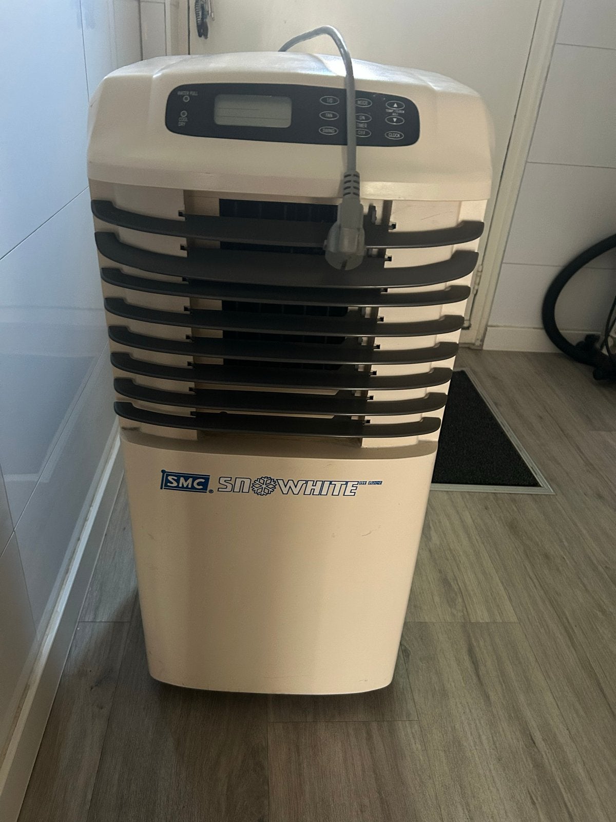 SMC Snow White Mobiele Airco - Koelen en Ontvochtigen, Witgoed en Apparatuur, Gebruikt, Minder dan 60 m³, 3 snelheden of meer