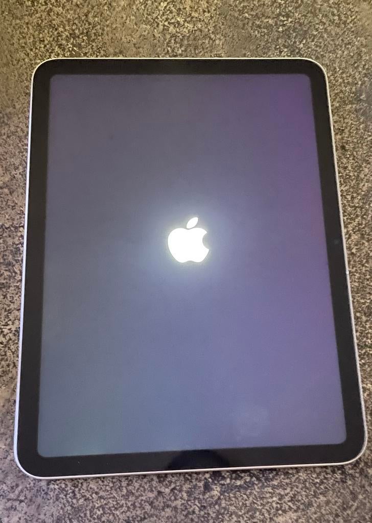 Ipad tablet 10.9   64gb zilver, Computers en Software, Apple iPads, 10 inch, Apple iPad, Ophalen of Verzenden, Zo goed als nieuw