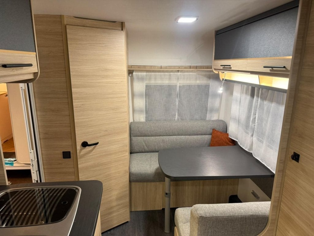 Caravelair Alba Style 390 Casluifel-fietsendrager, Dwarsbed, Bedrijf, Treinzit, 750 - 1000 kg