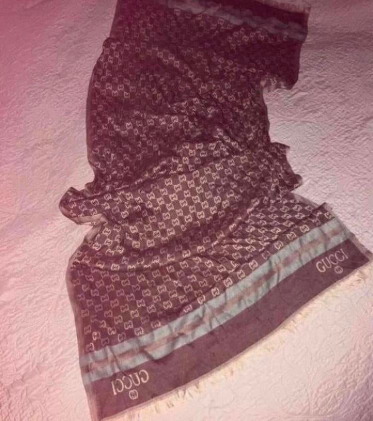 NIEUWE GROTE MERKSHAWL,1,90 m l,0.70 cm br., Ophalen of Verzenden, Nieuw, Maat 46/48 (XL) of groter, Sjaal