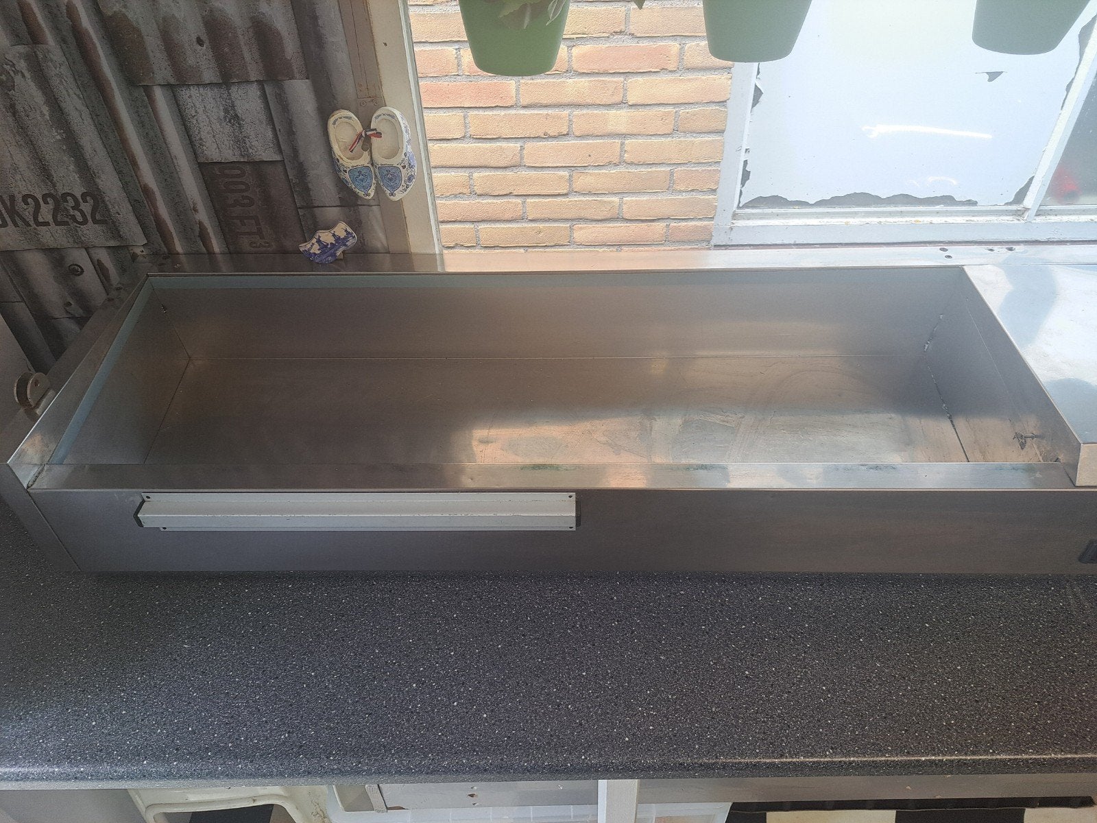 Saro koelvitrine Lees tekst, Ophalen, Gebruikt, Zilver, Metaal