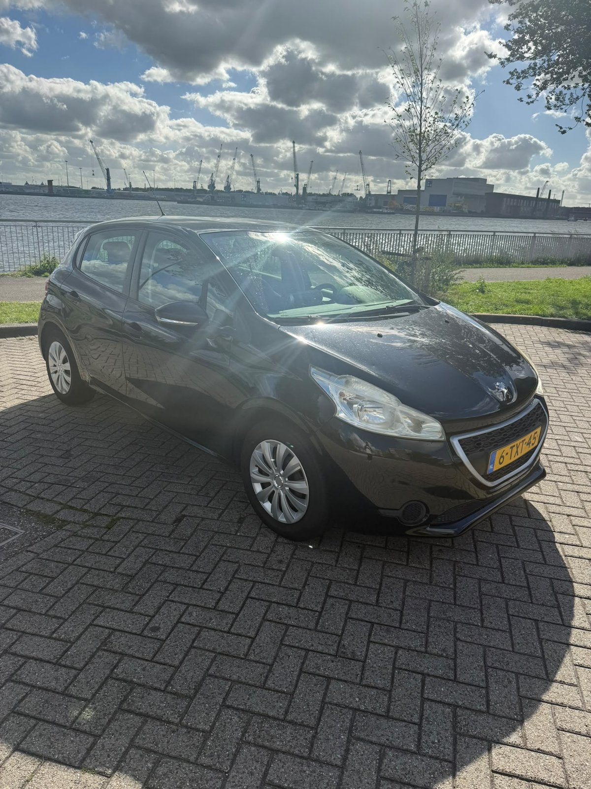 Peugeot 208 | 1.0 VTI | APK, Park, Cruise, Carplay | 2014, Auto's, Peugeot, Voorwielaandrijving, 450 kg, 31 €/maand, Origineel Nederlands