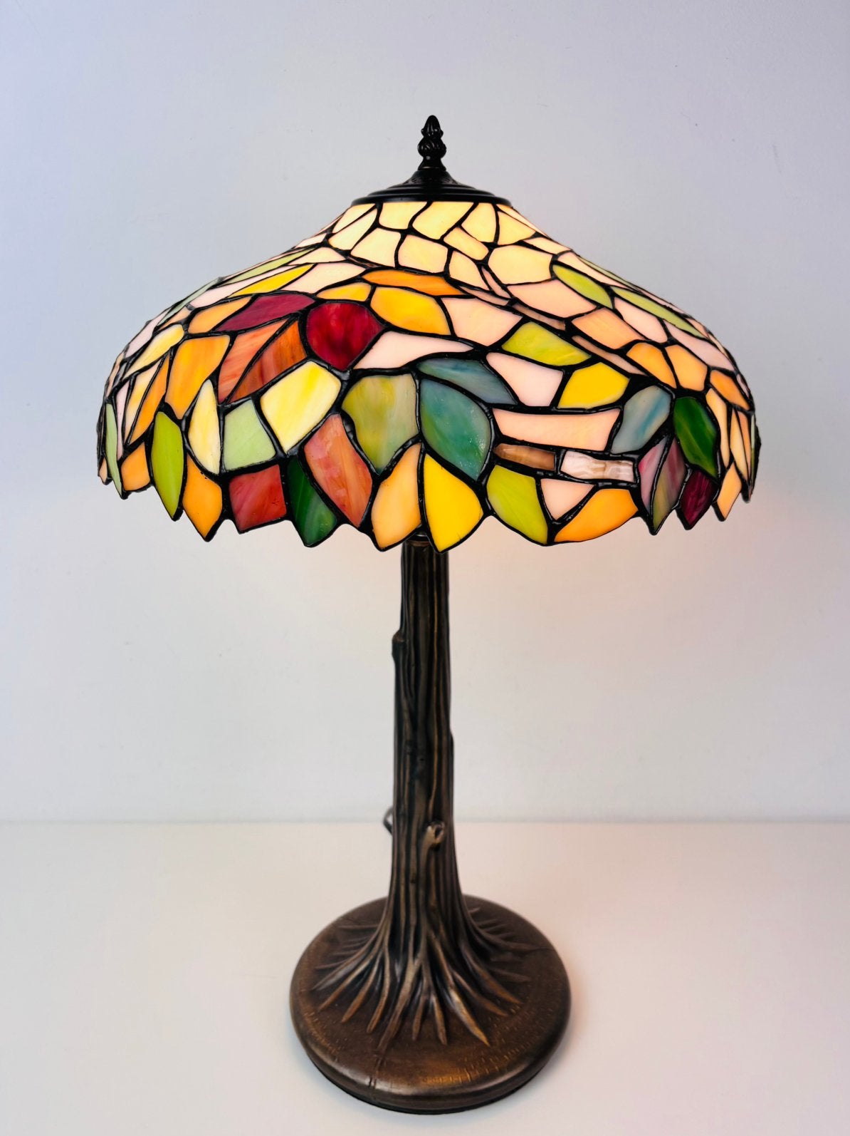 Tiffany art deco kleurrijke boom tafellamp, Met schakelaar, Art deco, Ophalen of Verzenden, Geel