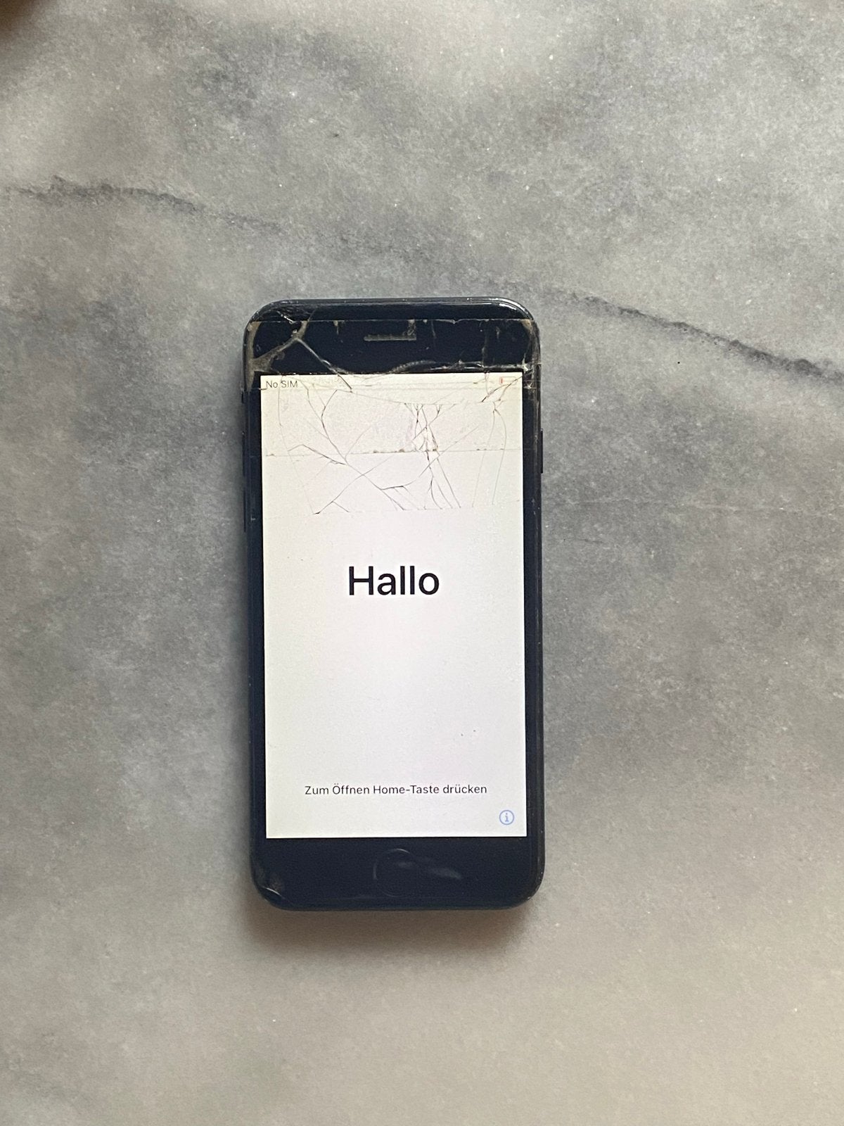 iPhone 8 met kapot scherm - Ideaal voor onderdelen/kind, Gebruikt, Ophalen of Verzenden, 76 %, Zonder simlock