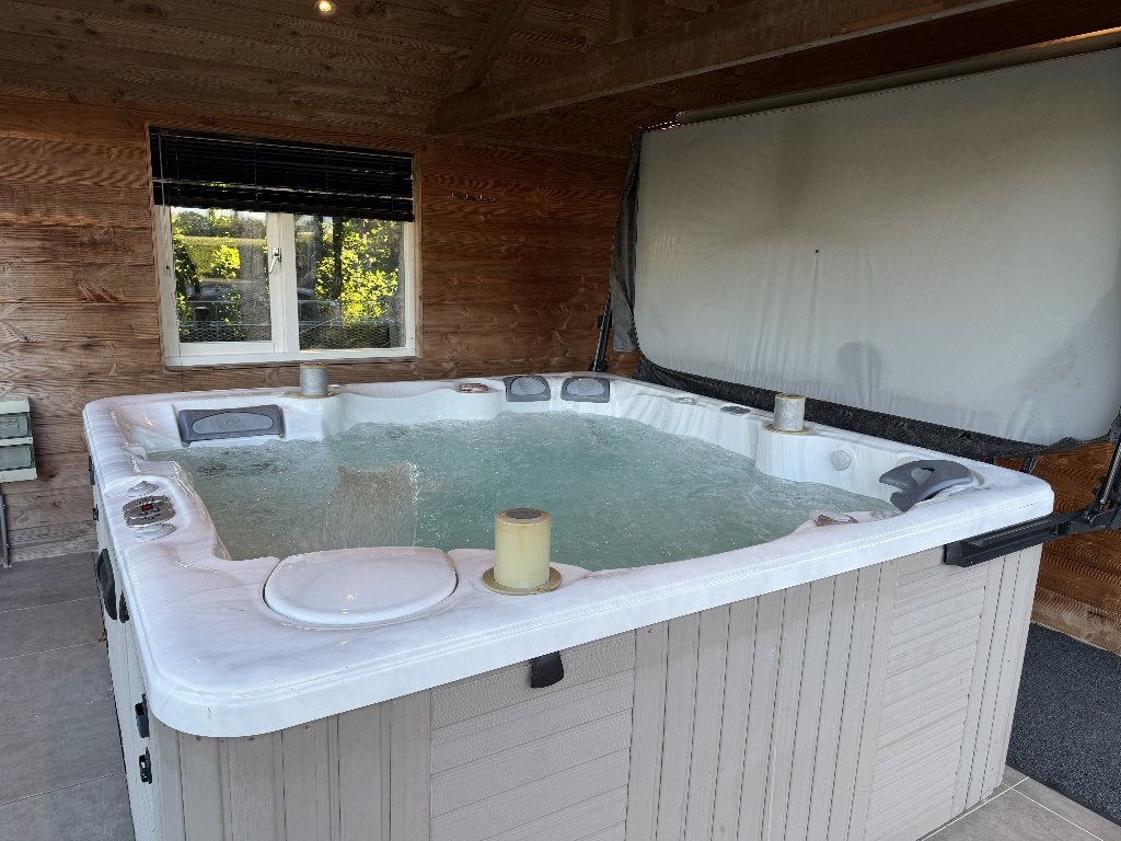 Jacuzzi 6 personen Caldera, Ophalen, Gebruikt, Trap, Vast