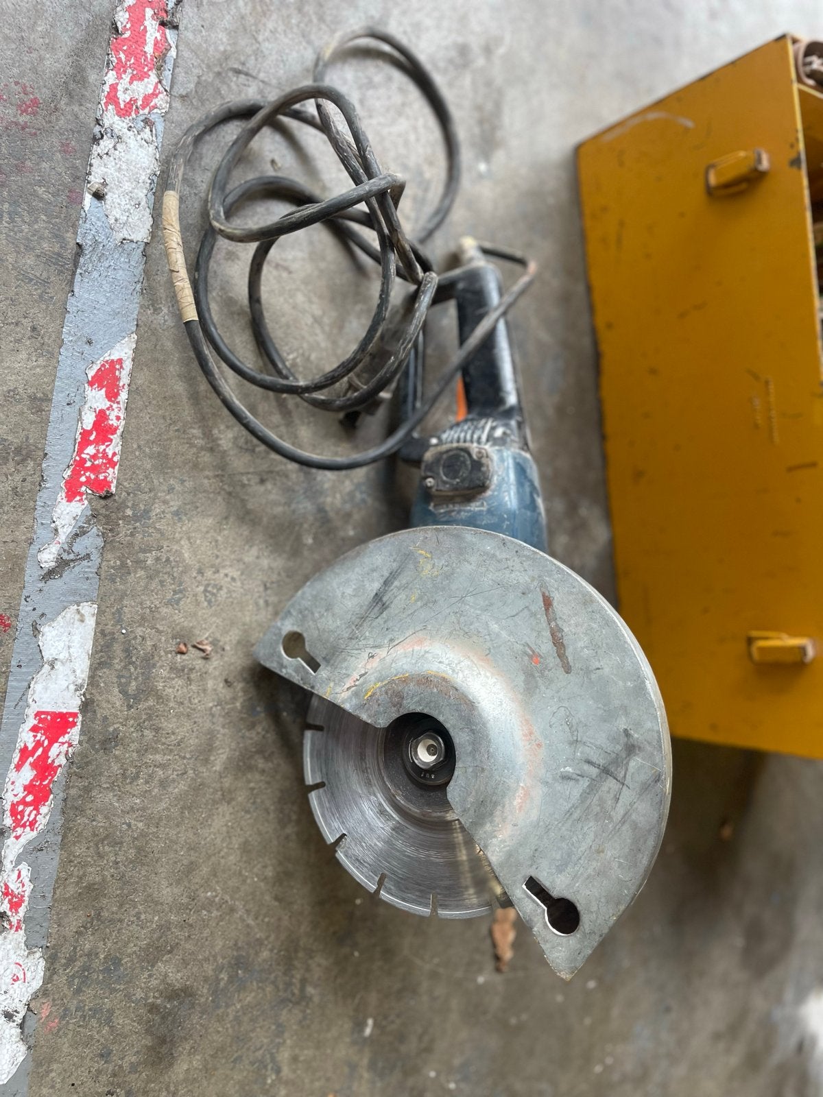 UNI-FIX AG12 Haakse slijpmachine met accessoires, Ophalen of Verzenden, Gebruikt, 1000 watt of meer, Haakse handslijpmachine